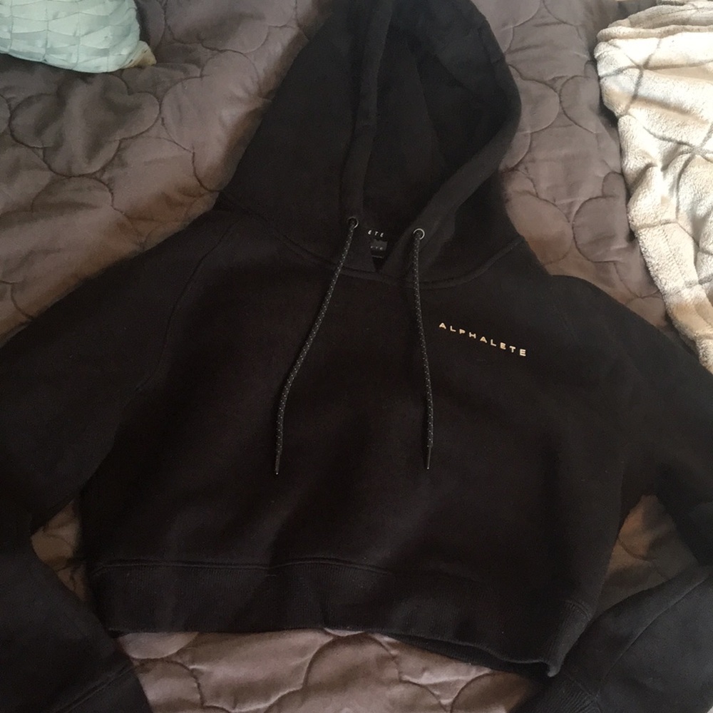 Alphalete cropped hoodie